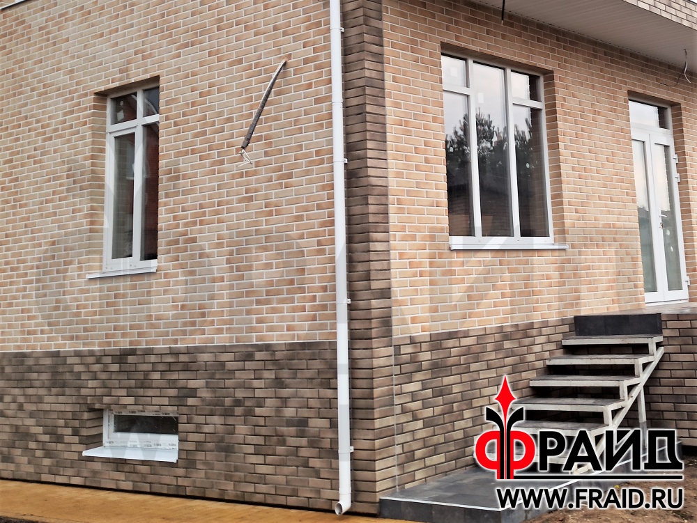 Дом из поризованной керамики. Термопанели Фрайд Премиум с клинкерной плиткой Cerrad Retro Brick Salt и Retro Brick Pepper